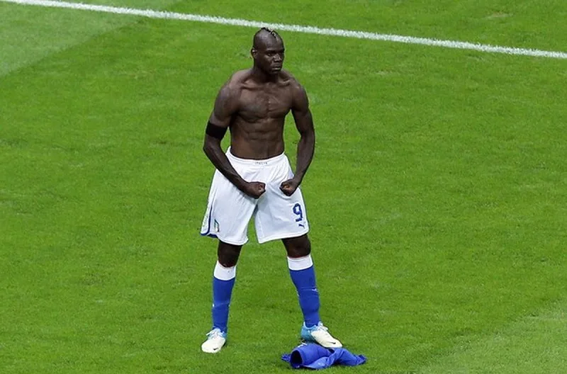 Cầu thủ Balotelli: Ngựa chứng tài năng của bóng đá thế giới