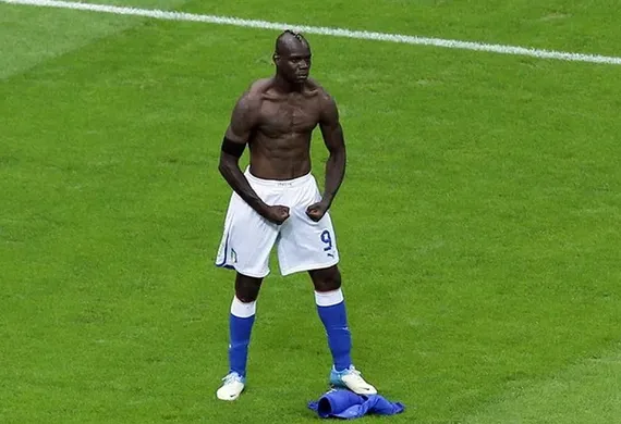 Cầu thủ Balotelli: Ngựa chứng tài năng của bóng đá thế giới